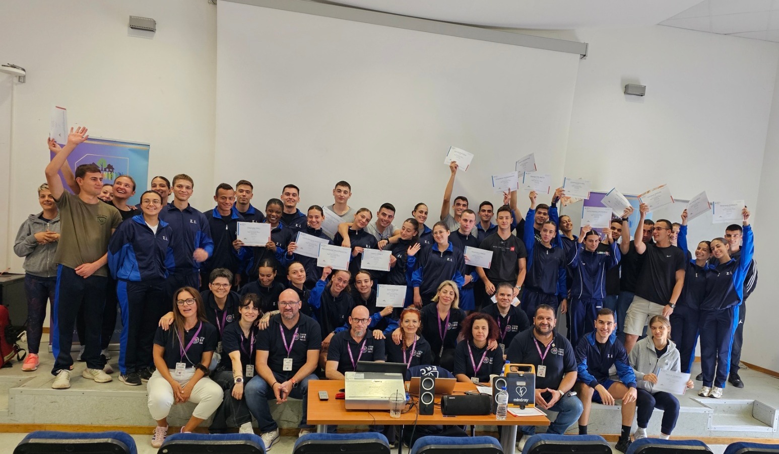 Την Κυριακή 28/09/2025 η ομάδα μας βρέθηκε στη Σχολή Ικάρων για τρίτη συνεχόμενη φορά, όπου εκπαιδεύσαμε τους σπουδαστές του 3ου και 4ου έτους στη Βασική Υποστήριξη Ζωής (BLS)